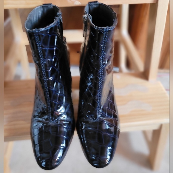 3/$60: 💕🔥TOPSHOP LIKE NEW SIZE EU 38 NAVY CROC ANKLE BOOT🔥💕 - Picture 2 of 9